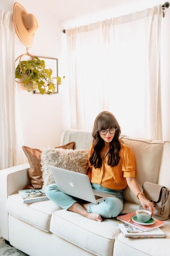You are currently viewing 5 Work From Home Wardrobe Essentials You Need Right Now