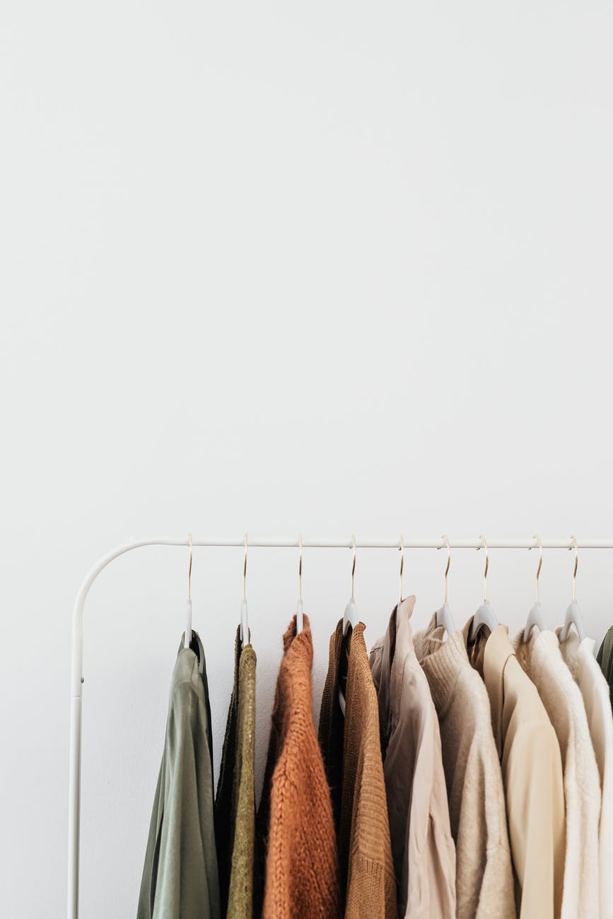Read more about the article The Psychology Behind Your Closet Cleanout: Why Do We Hold On to Things We Don’t Need